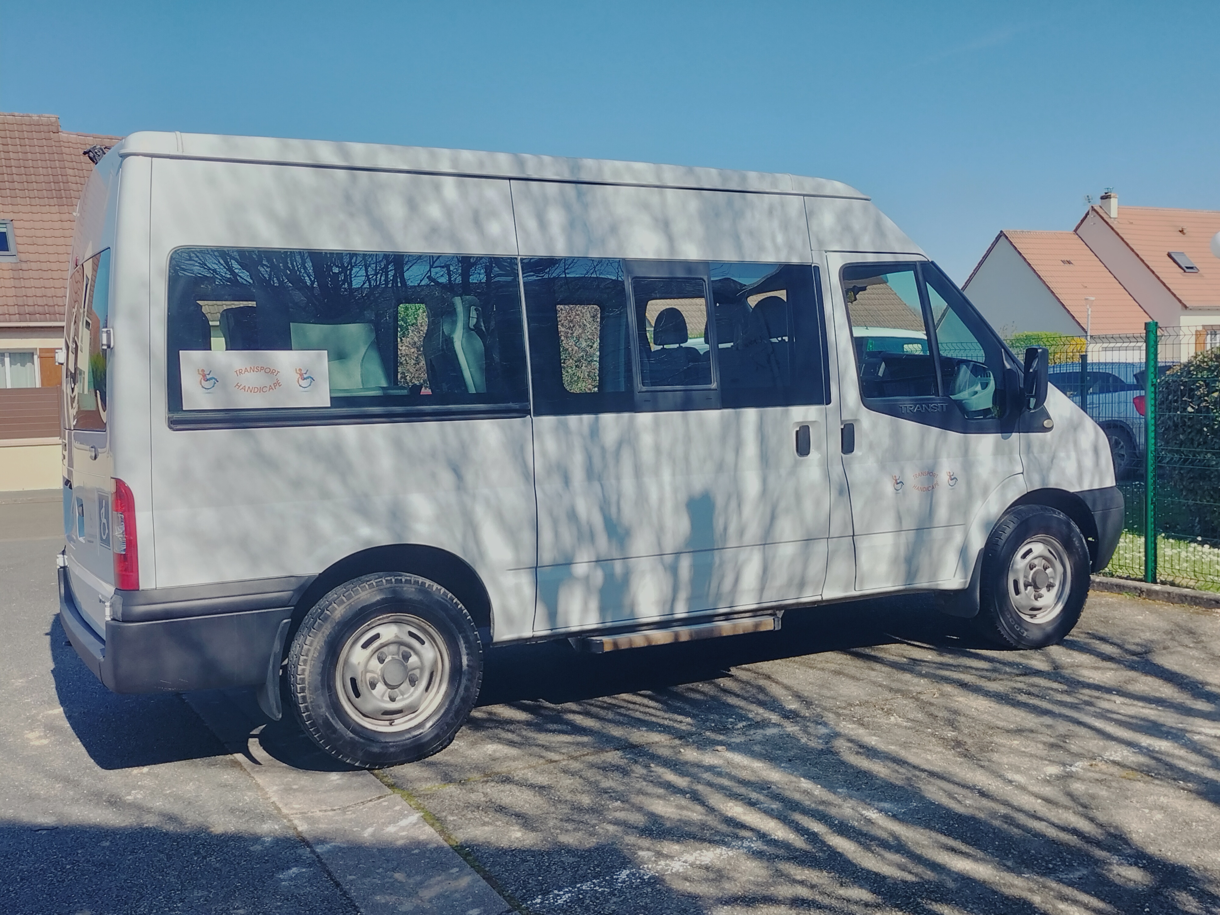 Mini bus
